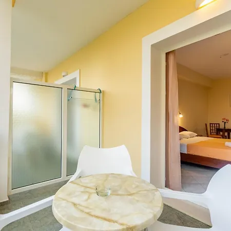 Kosmos St1 In Agios Stefanos 4*