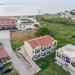 Kosmos St1 In Agios Stefanos 4*