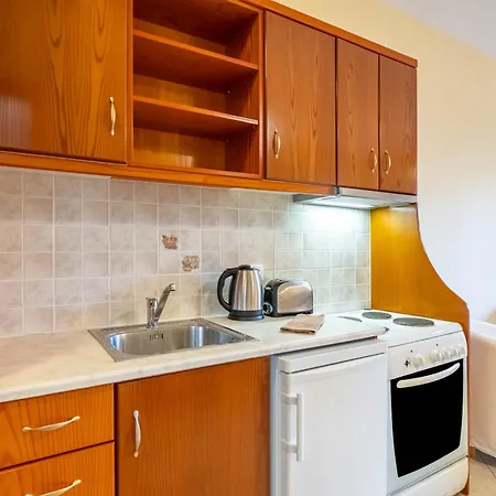 Kosmos St1 In Agios Stefanos Apart Otel 4*