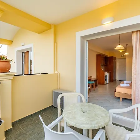 Kosmos St1 In Agios Stefanos 4*